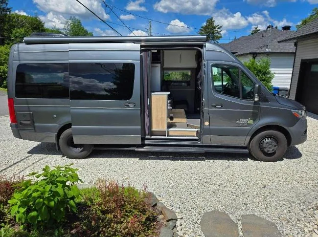Safari Condo Mercédès, sprinter 3500 2019 XL Flex 22 pieds. Motorisé Classe B