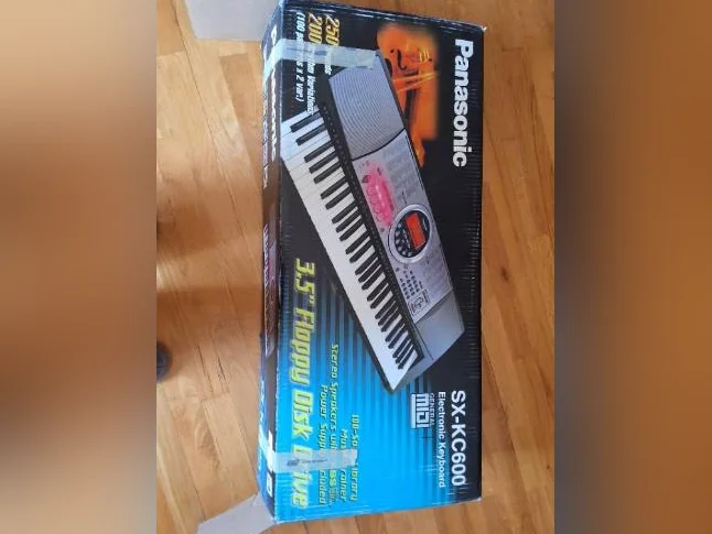 Clavier électronique Panasonic SX-KC600 avec banc (usagé/comme neuf) thumbnail 5
