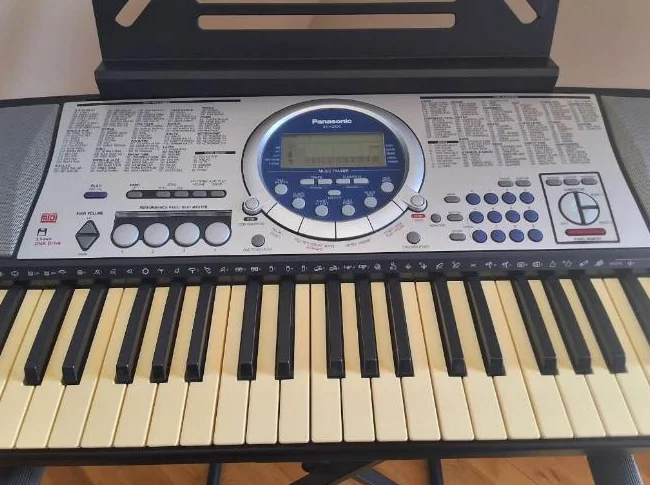 Clavier électronique Panasonic SX-KC600 avec banc (usagé/comme neuf) thumbnail 3