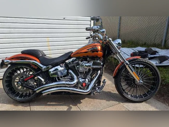 Harley Davidson Softail Breakout CVO FXSBSE