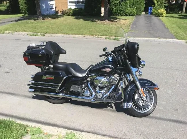 MOTO HARLEY DAVIDSON 2013 FLHTC