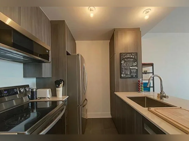 Lumineux condo meublé tout-inclus à Rosemont! thumbnail 8