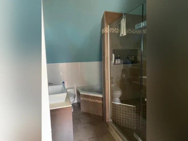 Chambre à louer dans maison à partager thumbnail 9