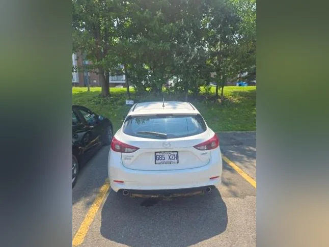 Mazda3 Sport GS 2018 — Manuelle, seulement 99 700 km, impeccable thumbnail 3