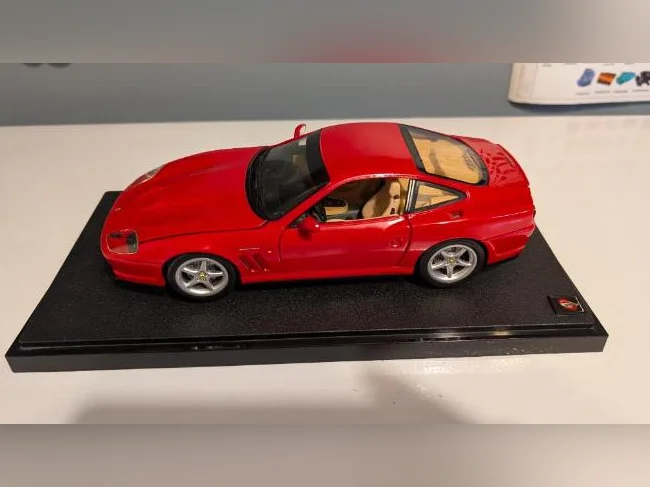 Diecast marque Mattel échelle 18:1 Ferrari 550 Maranello 1998