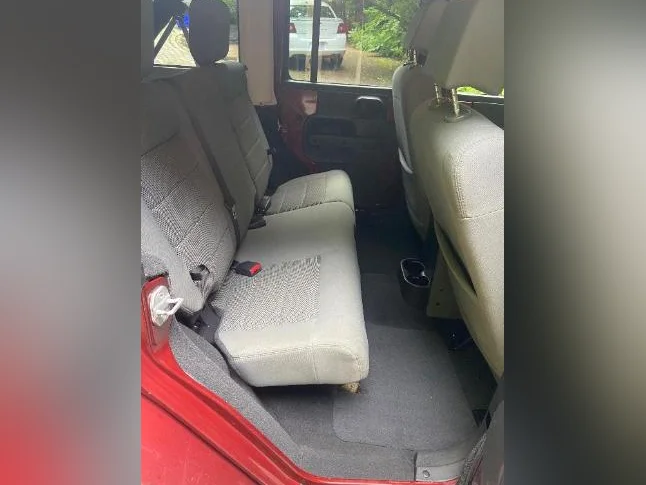 Jeeps Wrangler Sahara Unlimited 2008 en bonne condition à vendre thumbnail 4