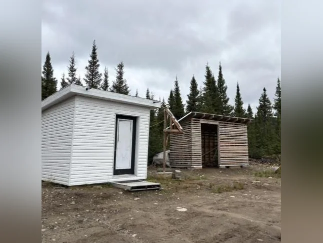 CHALET À VENDRE — MONT VALIN | KM 73 — secteur HORS ZEC thumbnail 8