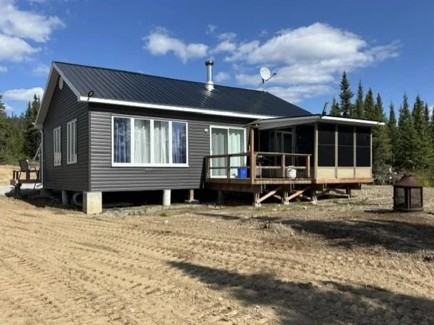 CHALET À VENDRE — MONT VALIN | KM 73 — secteur HORS ZEC