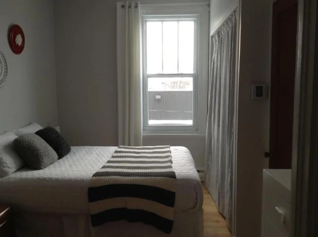 Très beau 4½ avec salon double au coeur du Vieux-Limoilou thumbnail 6
