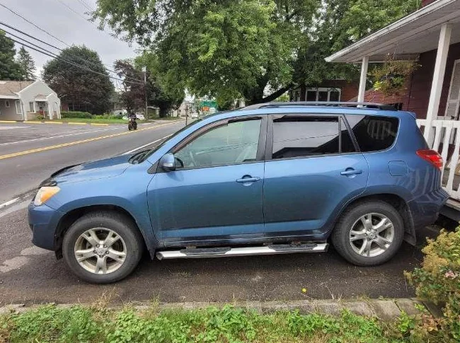 Rav-4 AWD sport 2011 thumbnail 3