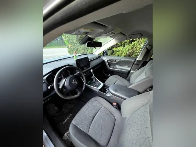 Toyota Rav4 Hybride 2022 LE thumbnail 3