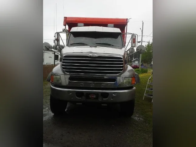 A VENDRE-CAMION DOMPER FORD 12 ROUES 1998-TRES BON ETAT. thumbnail 2