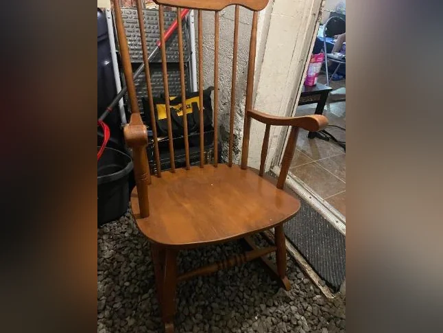 Chaise berçante bois