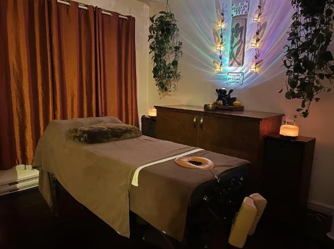 Private Massage Therapy in Downtown Mtl for Men and Women 1h /100$ thumbnail 2