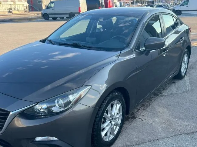 Mazda 3 GS thumbnail 2