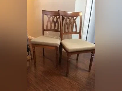 4 chaisses en bois (peut-etre vendu separement)