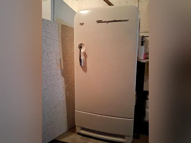 Réfrigérateur des années 50/60. De marque Frigidaire.