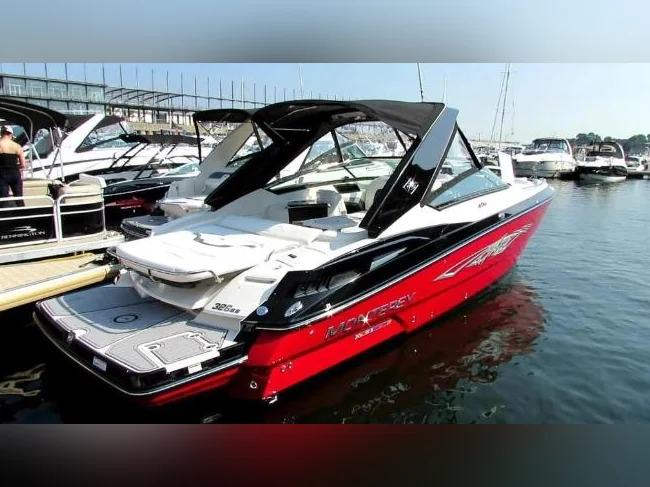 Bateau Monterey 328SS