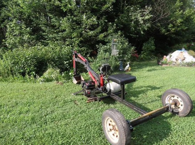 mini excavatrice sur roues, mini pépine artisanal thumbnail 3
