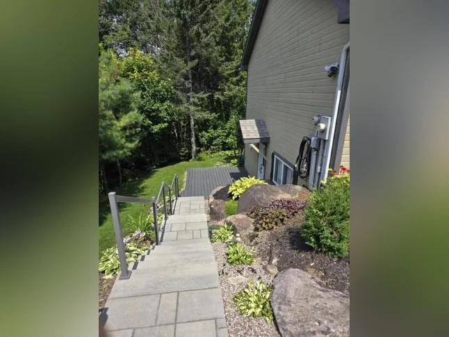 ST-SAUVEUR. grand logement, rez de jardin thumbnail 2