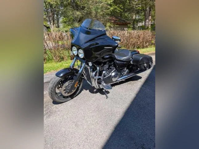 Moto Triumph Thunderbird Storm