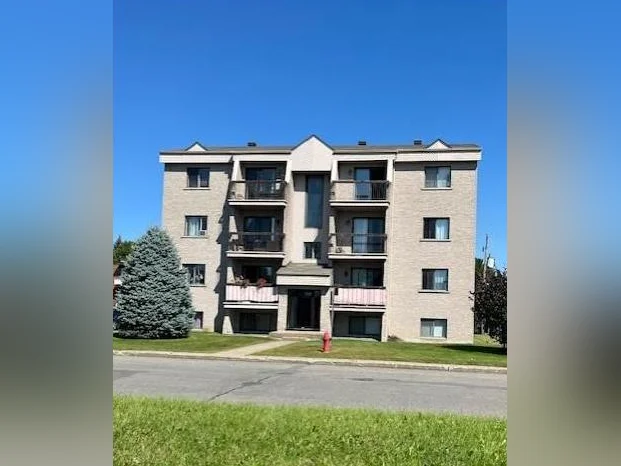 4 ½ Beau logement à louer derrière Galerie Terrebonne à 1230$ libre immédiatement