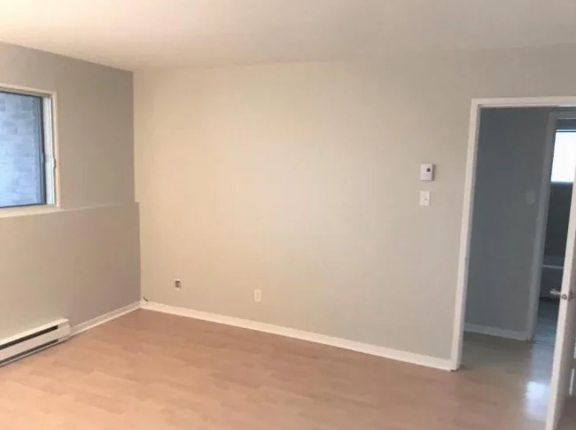 4 ½ Beau logement à louer derrière Galerie Terrebonne à 1230$ libre immédiatement thumbnail 9
