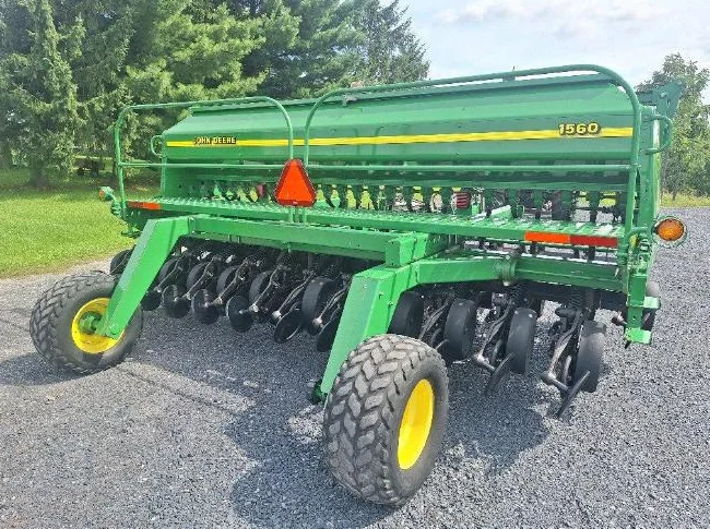 Semoir John Deere 1560 thumbnail 2