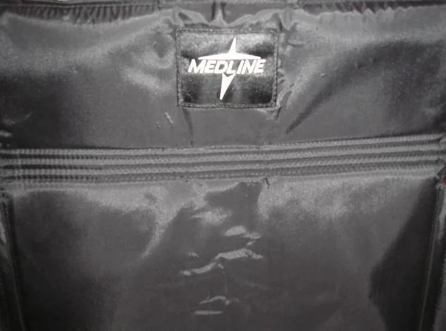Chaise de transport, de déplacement dans la maison de marque Medline, pas de support pour les pieds thumbnail 5