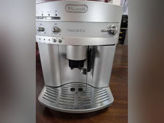 Cafetière DeLohi