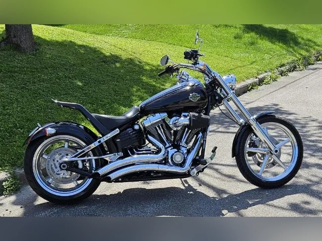 Harley Davidson Softail Rocker C 2009 thumbnail 3