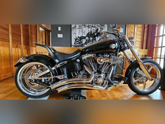 Harley Davidson Softail Rocker C 2009 thumbnail 5