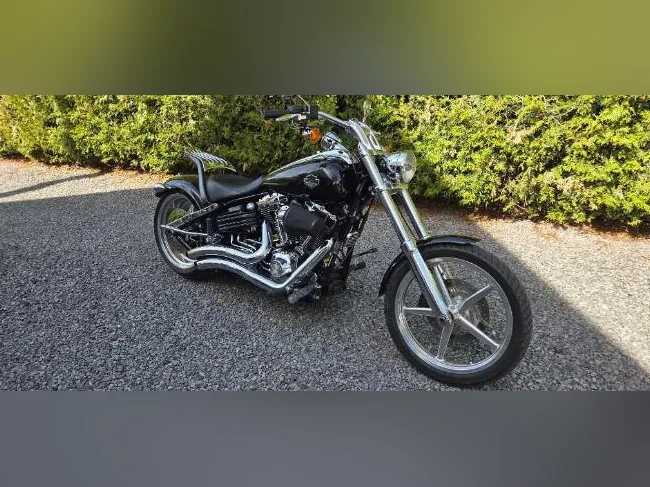 Harley Davidson Softail Rocker C 2009 thumbnail 2