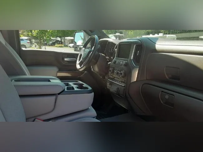 2022 Chevrolet Silverado 3500 HD Diesel SRW 4RM LT Crew Cab thumbnail 6