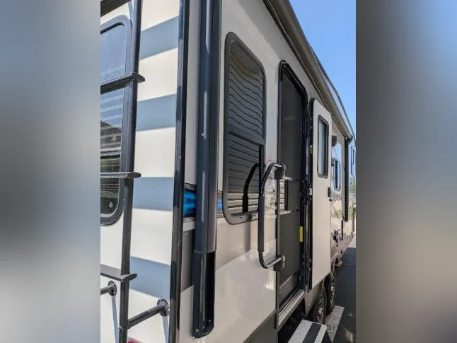 ASTORIA 2513RLF 2019 thumbnail 3