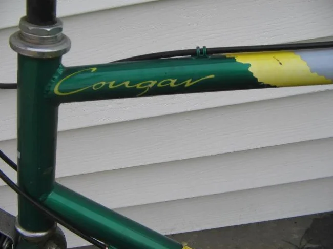 Vélo de route (marque Cougar.) thumbnail 3