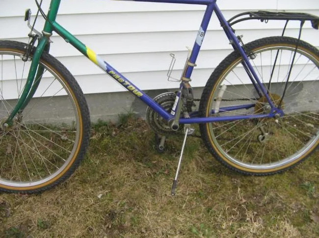 Vélo de route (marque Cougar.)