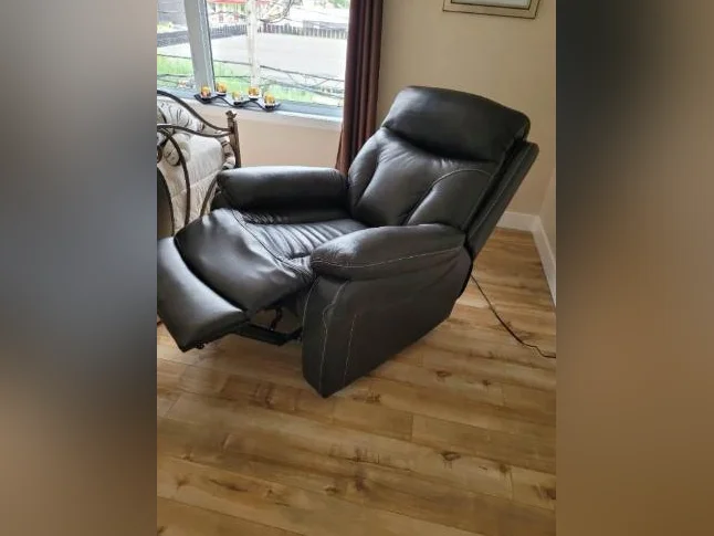 Fauteuil electrique thumbnail 2