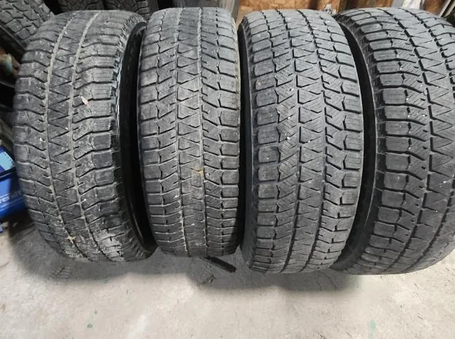 4 PNEUS D HIVER CONTINANTAL ICE CONTACT SUR ROUES D ACIER