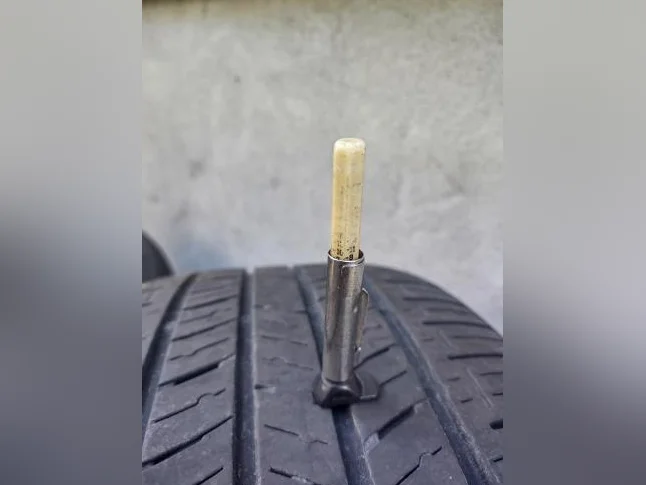 215-55R17x4 pneus été Nexen. Très bon état. thumbnail 9