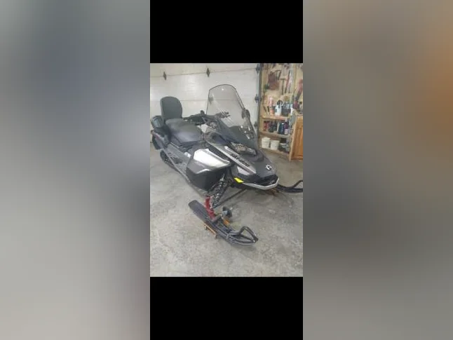 Brp ski doo grand Touring LTD 900 Ace full équipé comme neuf!