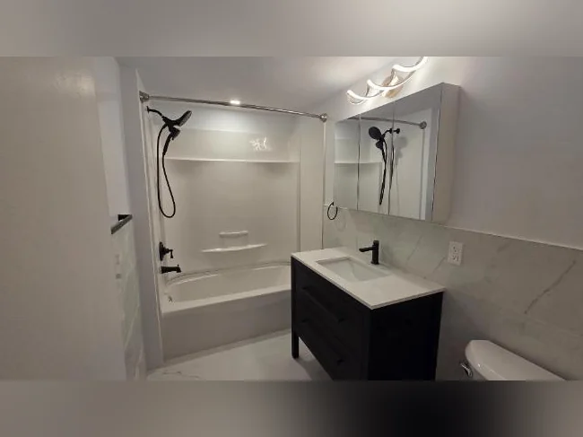 TRÈS GRAND ET LUXUEUX 3½ À LOUER À POINTE-CLAIRE thumbnail 4
