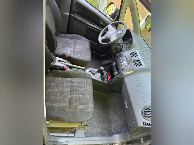 Suzuki SX4 version GLS 2011 4x4, auto.,5 portes, tres bon état. 5 doors, very good condition. thumbnail 3