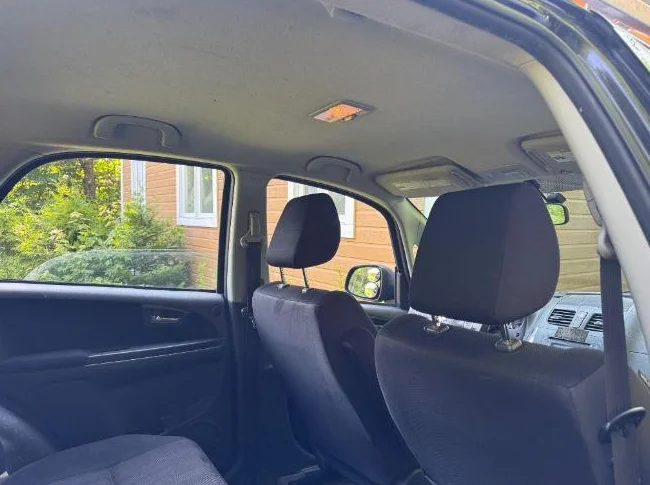 Suzuki SX4 version GLS 2011 4x4, auto.,5 portes, tres bon état. 5 doors, very good condition. thumbnail 6