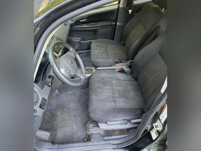 Suzuki SX4 version GLS 2011 4x4, auto.,5 portes, tres bon état. 5 doors, very good condition. thumbnail 4