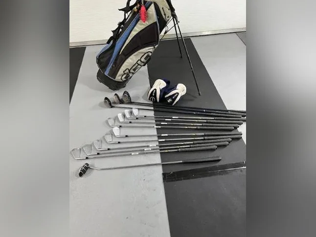Equipement de golf a vendre thumbnail 2