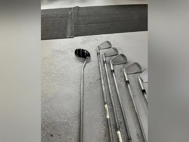 Equipement de golf a vendre thumbnail 3