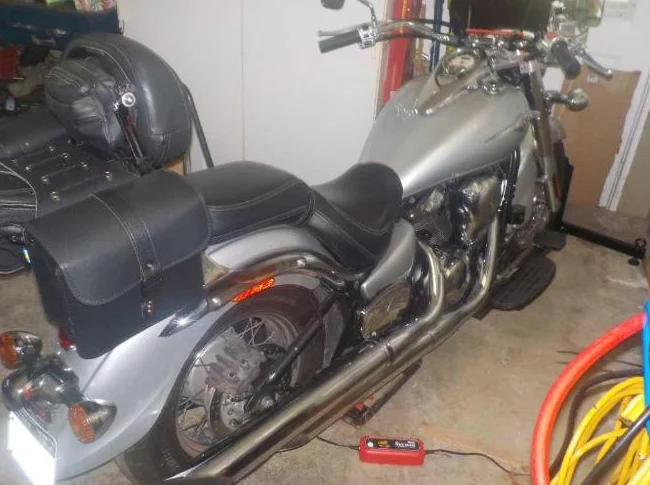 Moto Kawasaki Vulcan 900/2006 3000$ - Contactez Pierre au 514-626-7972