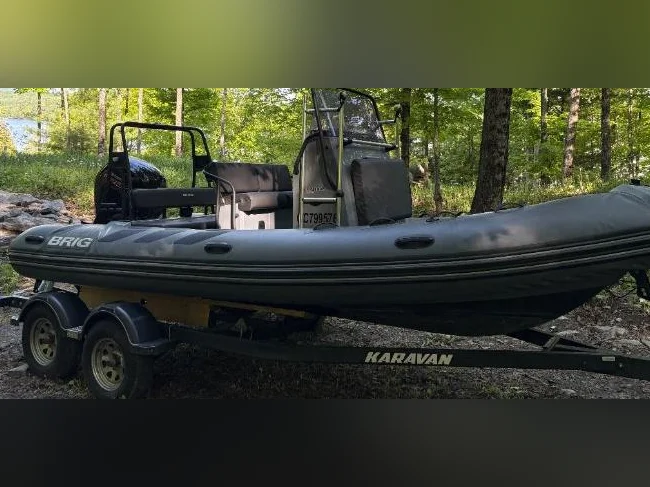 Bateau pneumatique Brig 5.7 hypalon