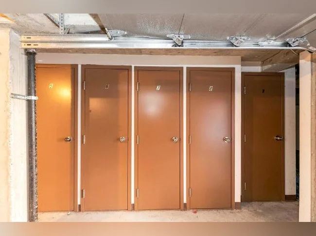 Splendid modern style condo Berri Uqam 2490/m thumbnail 5